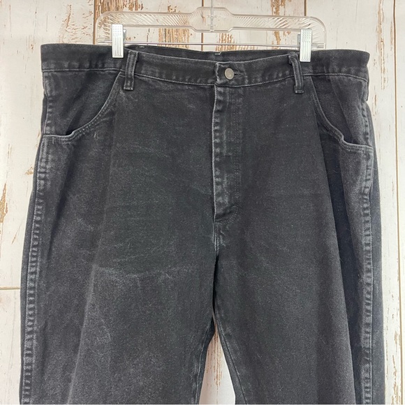 Rustler, Relaxed Fit Black Jeans. Size 42x30. In excellent condition! - Picture 2 of 6